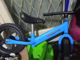 Sepeda anak tanpa goesan