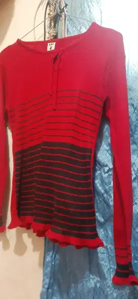 Baju tangan panjang merah in
