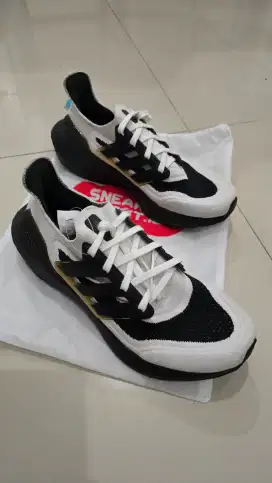 JUAL ADIDAS ULTRABOOST 21 OREO