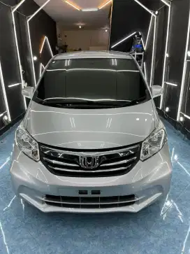 Dijual Honda Freed new model tipe E PSD tahun 2012 cantik