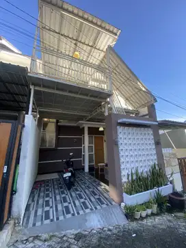 JUAL RUMAH MURAH BARU SIAP HUNI 2 LANTAI PERUMAHAN JAVELIN KOTA MALANG