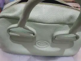 Tas kulit asli warna hijau