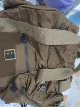 Tas kecil coklat