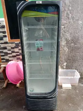 Dijual cepat showcase jumbo