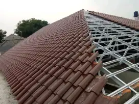 Pasang rangka atap baja ringan