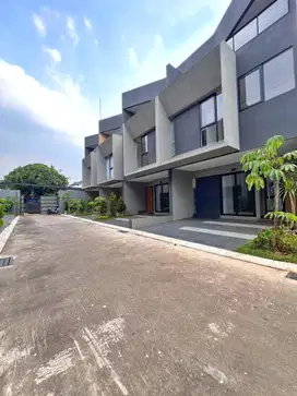 Rumah Baru Mewah Dalam Cluster Akses Startegis Dijakarta Selatan