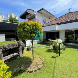 Dijual Rumah Kupang Indah 1 Lantai Terawat Kolam Renag Pribadi