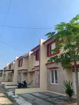 Rumah dekat CCM 2 lantai terbaik di kelasnya
