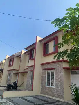 10 menit dari KRL stasiun rumah 2 lantai istimewa
