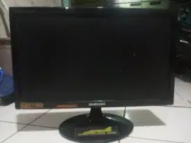 Monitor komputer 19inch SAMSUNG