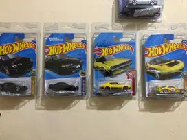 Hot wheels (edisi nisan skyline dan mazda rx 7)