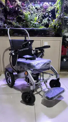 Kursi roda elektrik
