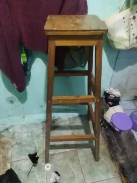 kursi bangku tinggi untuk tangga