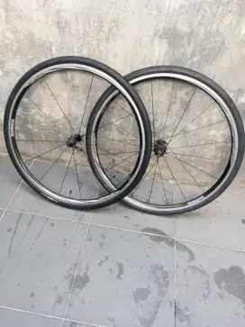 Wheelset Shimano wh-r561 700c