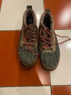 Sepatu Vans bekas