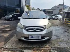 TDP Rendah Honda Freed 1.5 E Bensin-AT 2011 Putih CFNBF