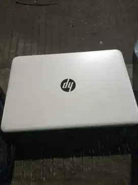 Laptop merk HP  model bcm943142y