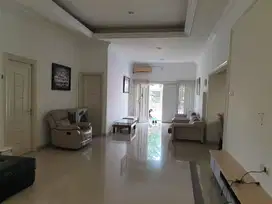 Dijual Rumah Bagus Posisi Hook Tingkat 2 Lantai ( Basement ) Cndi Golf