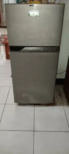 Kulkas Panasonic 2 pintu
