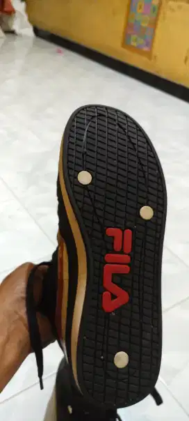 preloved sepatu fila