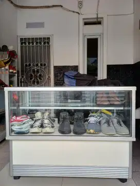 Etalase Bekas [DIJUAL CEPAT & MURAH]