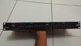 Equalizer dbx 215