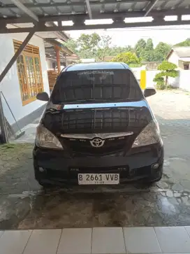dijual mobil rasa baru