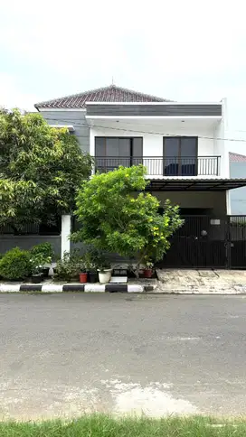 DIJUAL RUMAH MINIMALIS SIAP HUNI 2 LANTAI DI METLAND MENTENG CAKUNG