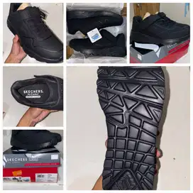 Sepatu skechers, size eur 39,5, seri UNO LITE-VENDOX, warna hitam