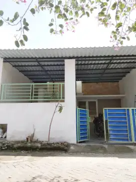RUMAH MURMER DI GREEN LAKE NATURAL LIVING WONOREJO RUNGKUT