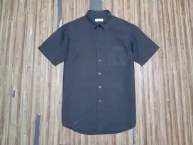 Kemeja UNIQLO    .