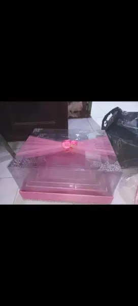 Kotak seserahan pink