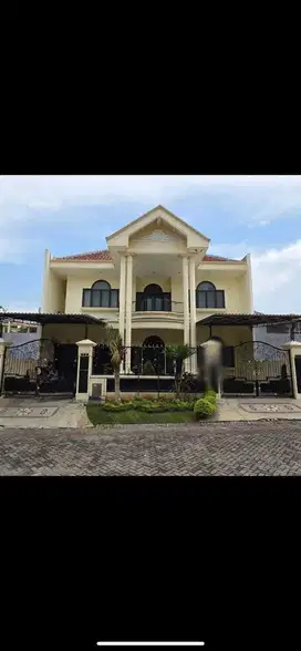 Dijual Murah Rumah Mewah Klasik Villa Royal Pakuwon City Surabaya