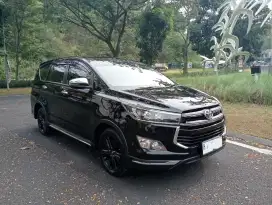Innova Venturer Diesel Matic