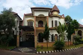 Dijual Rumah Mewah Full Furnished Istana Dieng Malang – Siap Huni