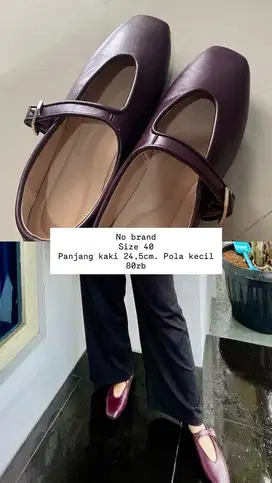 Flat shoes maroon