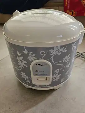 Rice Cooker Miyako MCM-528