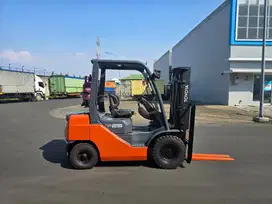 Forklift Th 2014 Toyota 8FG25 (2,5 Ton) Bensin/LPG