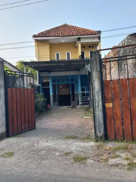 Rumah 2lantai pinggir jalan aspal // SHM