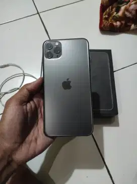 iPhone 11 pro max 64 whitelist