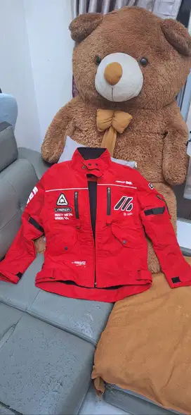 Dijual Jaket kremlin baru warna merah