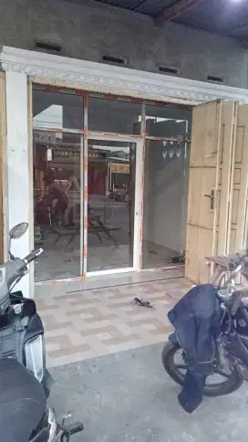 Pintu sekat partisi kaca