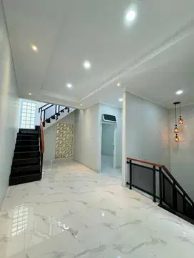 MEWAH BANGUNAN BARU, Rumah 2,5 Lantai Komplek Pondok Kelapa Jakarta
