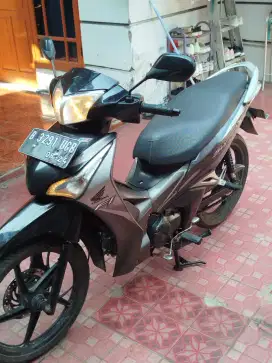 Honda supra x 125 helm in 2014 surat2lengkap rp 6,2 jt nego bensin