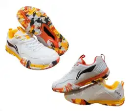 SEPATU BULU TANGKIS