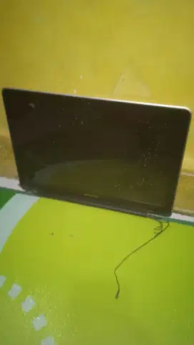 Layar LCD laptop apple macbook pro. Gbling