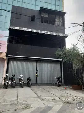 LOKASI RAMAI! Ruko MARGONDA RAYA Depok 4,5 Lantai Disewakan