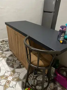 Preloved informa Meja Dapur / Meja bar / Meja makan
