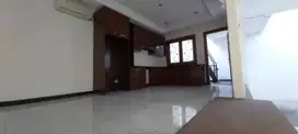 Dijual rumah permata buana