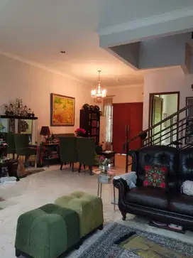 Rumah dijual lokasi sangat strategis di Kebayoran Townhouse Jakarta Se